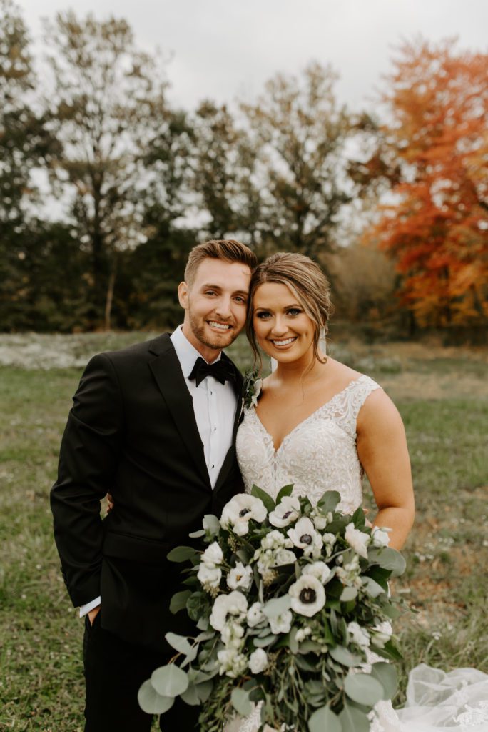 Bride and Groom Pictures, Estate at New Albany Fall Wedding