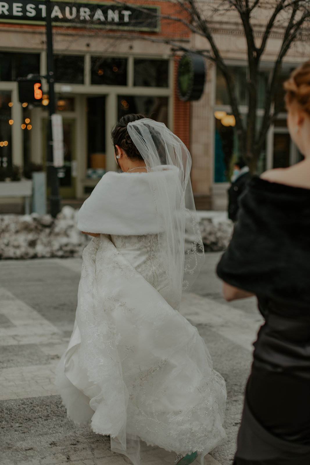 downtown cleveland bride and groom pictures winter wedding photos